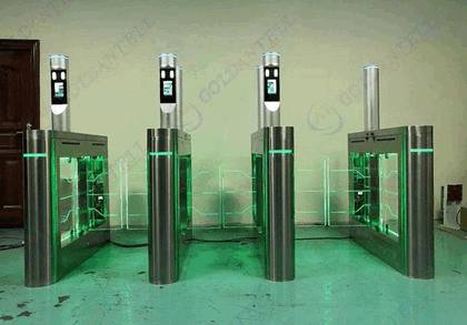 Molinete de Puerta Rápida Automática de Alta Seguridad con Reconocimiento Facial Biométrico para Zonas Restringidas – Sistema Avanzado de Control de Acceso Peatonal4